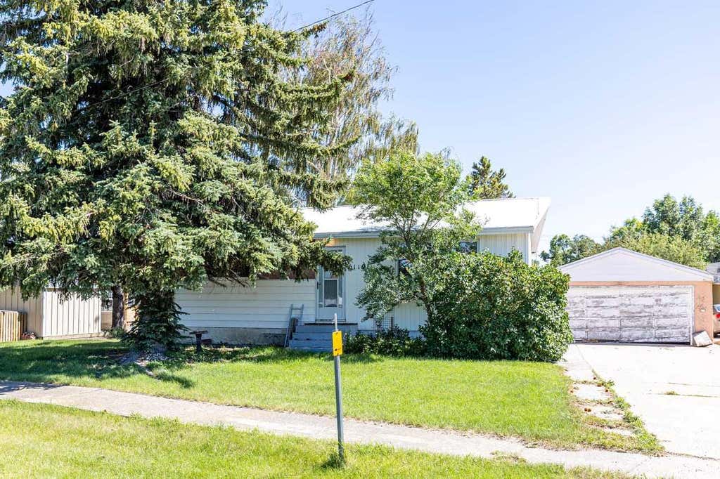Photo of 5119 55 Avenue, Stavely, AB T0L 1Z0 (MLS # A2328785)
