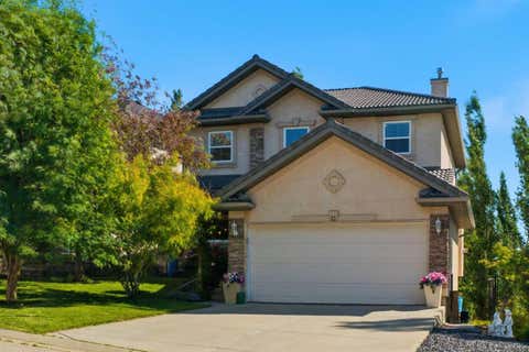 Photo of 12 Edgeridge Green NW, Calgary, AB T3A 6A9 (MLS # A2327402)