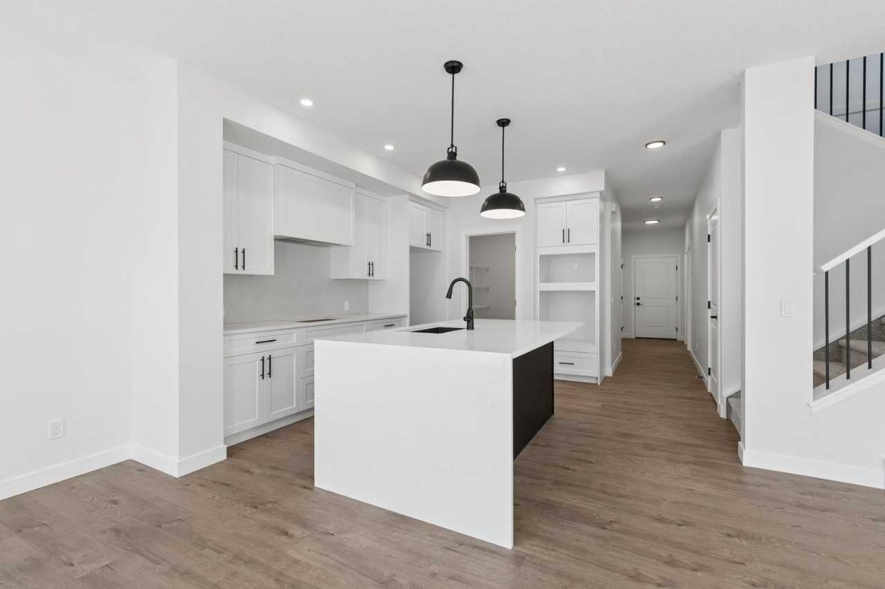 153 Snowberry Common SE