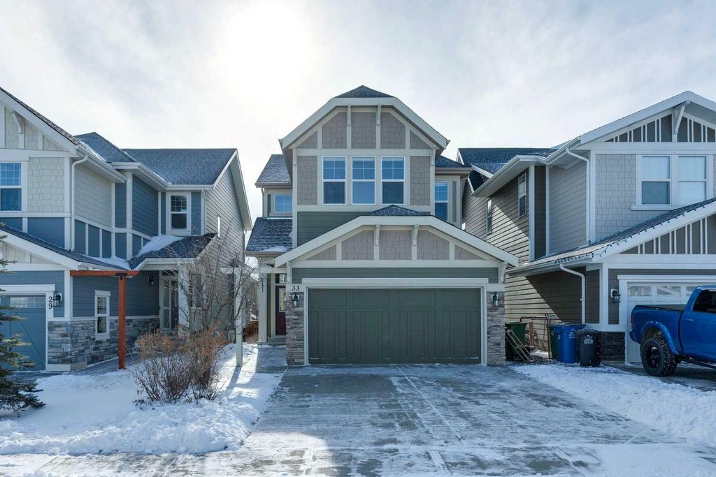 Photo of 33 Sundown Grove, Cochrane, AB T4C 0X7 (MLS # A2286843)