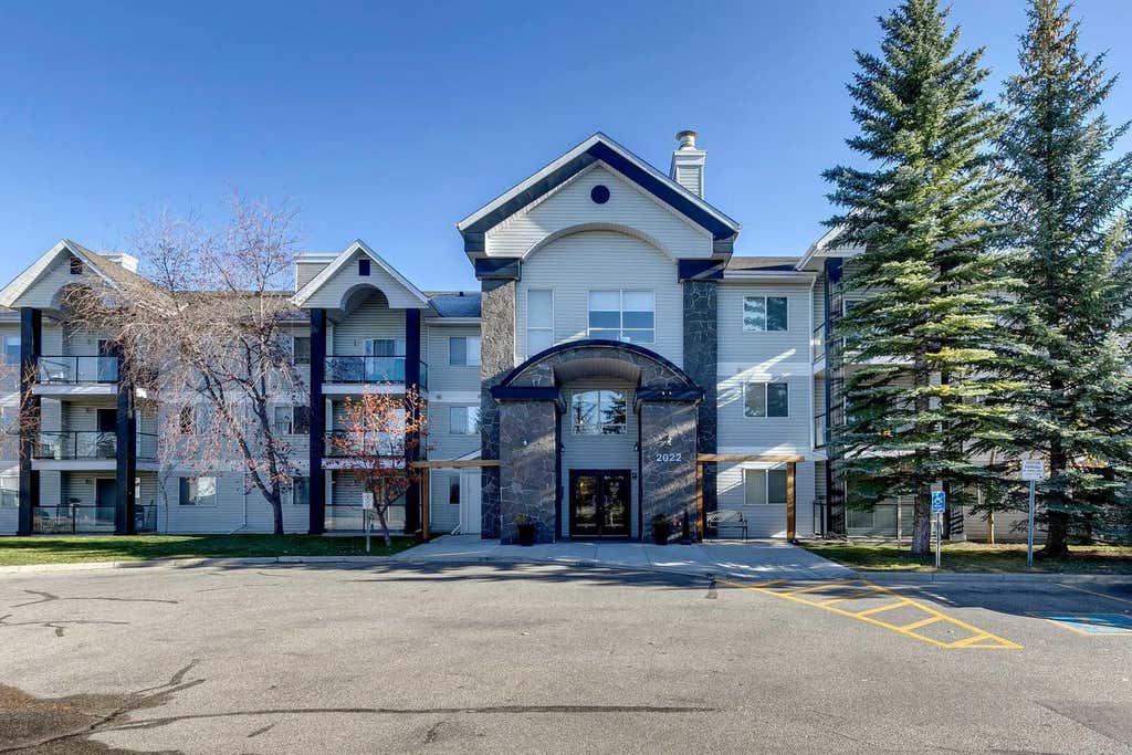 Photo of 2022 Canyon Meadows Drive SE #119, Calgary, AB T2J 7H1 (MLS # A2320110)