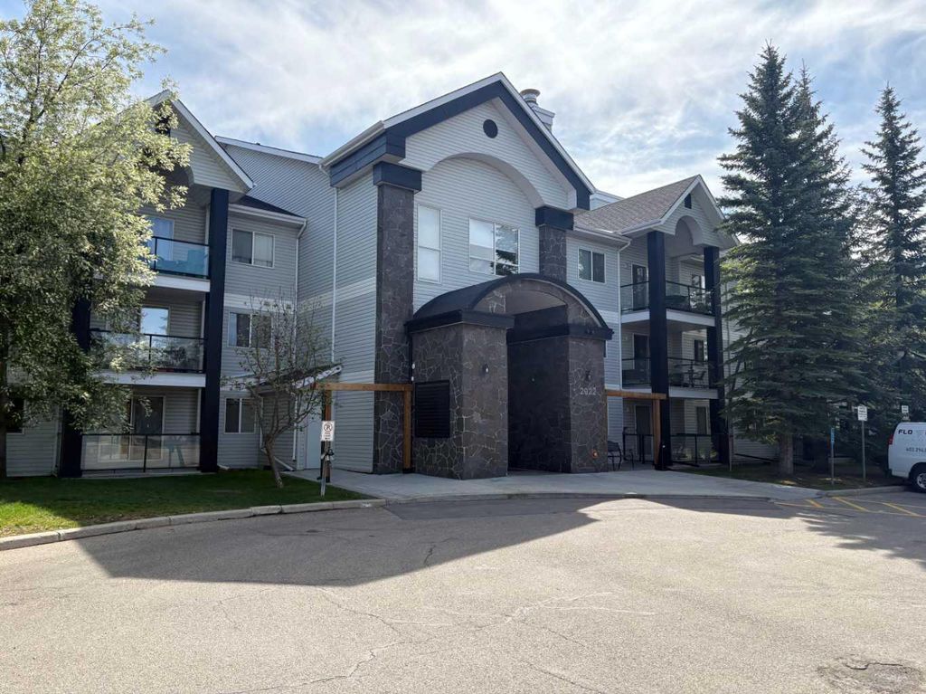 Photo of 2022 Canyon Meadows Drive SE #119, Calgary, AB T2J 7H1 (MLS # A2320110)