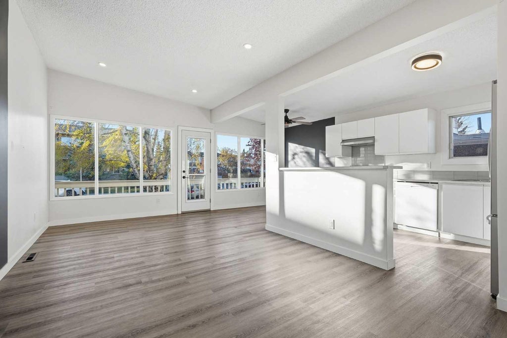 Photo of 2224 34 Street SW, Calgary, AB T3E 2W3 (MLS # A2352275)
