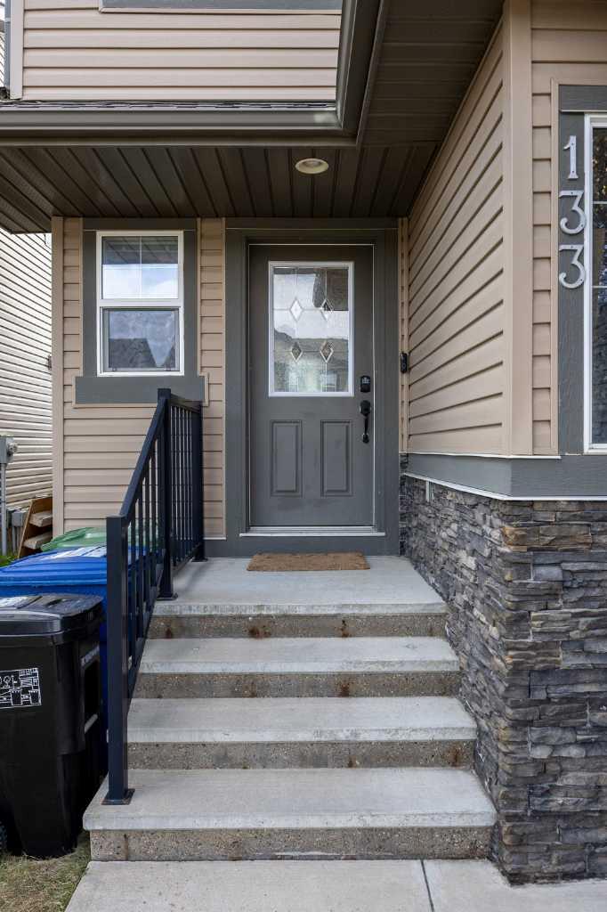 133 Luxstone Way SW
