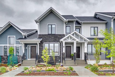 Photo of 15 Larkspur Bend, Okotoks, AB T1S 3K7 (MLS # A2317469)