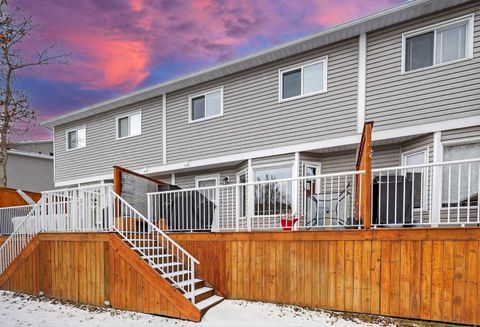 268 Cedarwood Park SW Calgary AB T2W 5X6