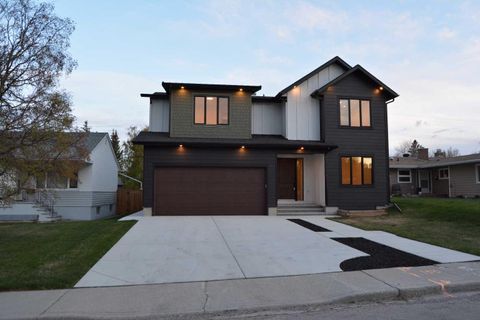Photo of 3511 34 Avenue SW, Calgary, AB T3E 0Z6 (MLS # A2306955)