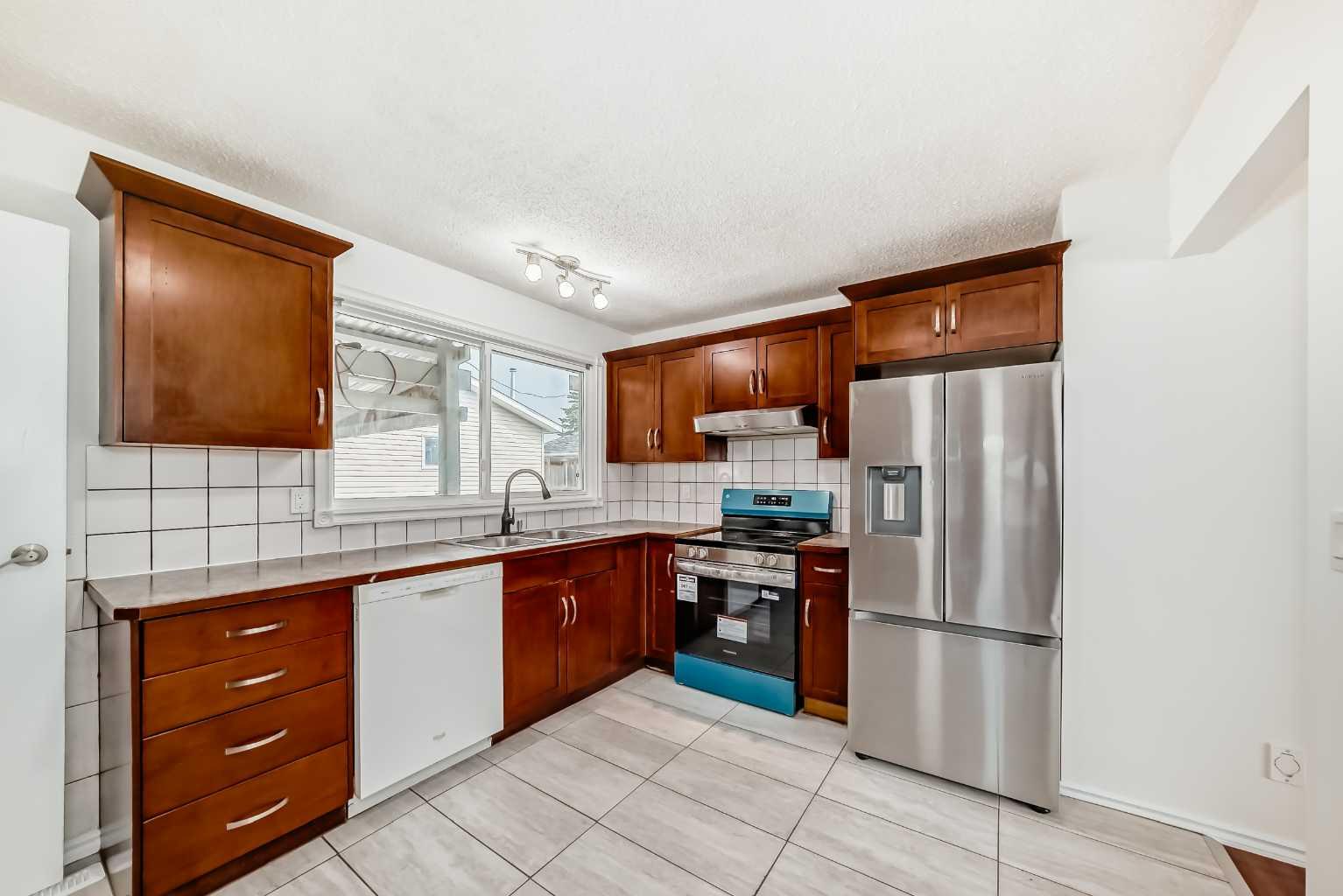 176 Pinecliff Way NE