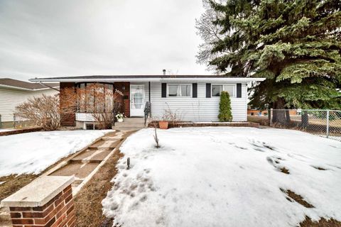 Photo of 5411 Temple Road NE, Calgary, AB T1Y 3B1 (MLS # A2299758)