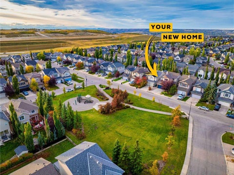 Photo of 66 Cougarstone Close SW, Calgary, AB T3H 5J4 (MLS # A2348223)