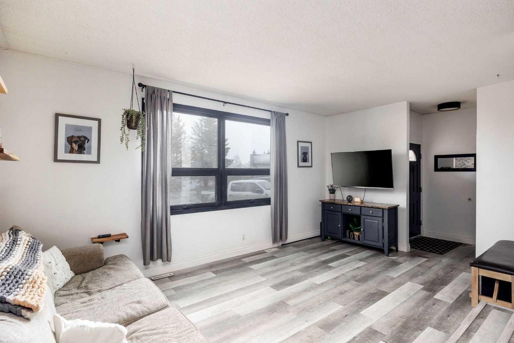 Photo of 203 Cochrane Crescent, Fort McMurray, AB T9K 1H1 (MLS # A2354619)