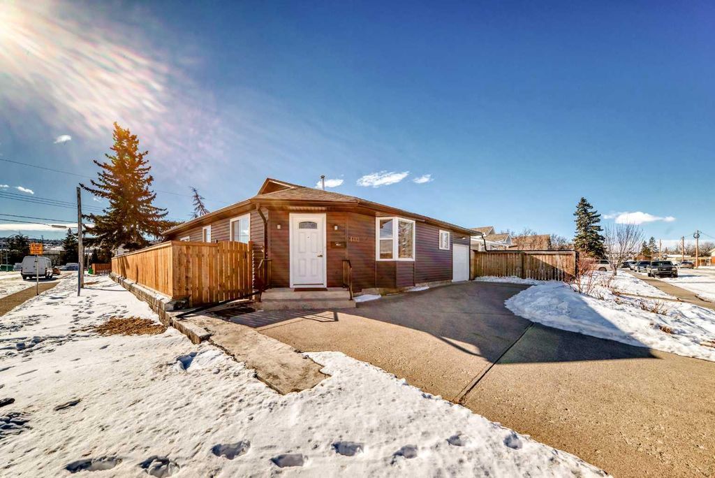 Photo of 6403 35 Avenue NW, Calgary, AB T3B 1S5 (MLS # A2293196)