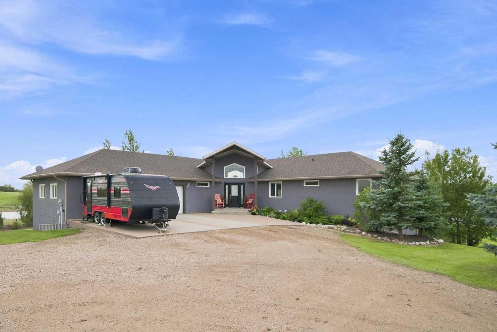 Photo of 2 Pheasantback Close, Stettler, AB T0C 2L0 (MLS # A2339837)