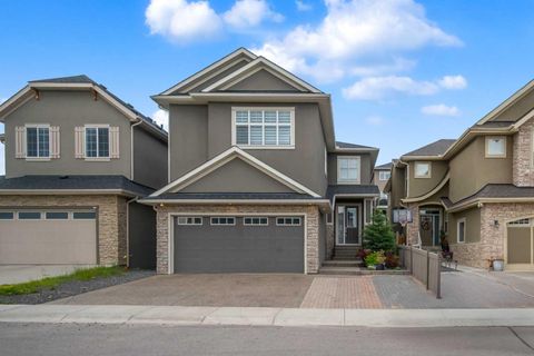 127 Evansview Road NW Calgary AB T3P 0L6