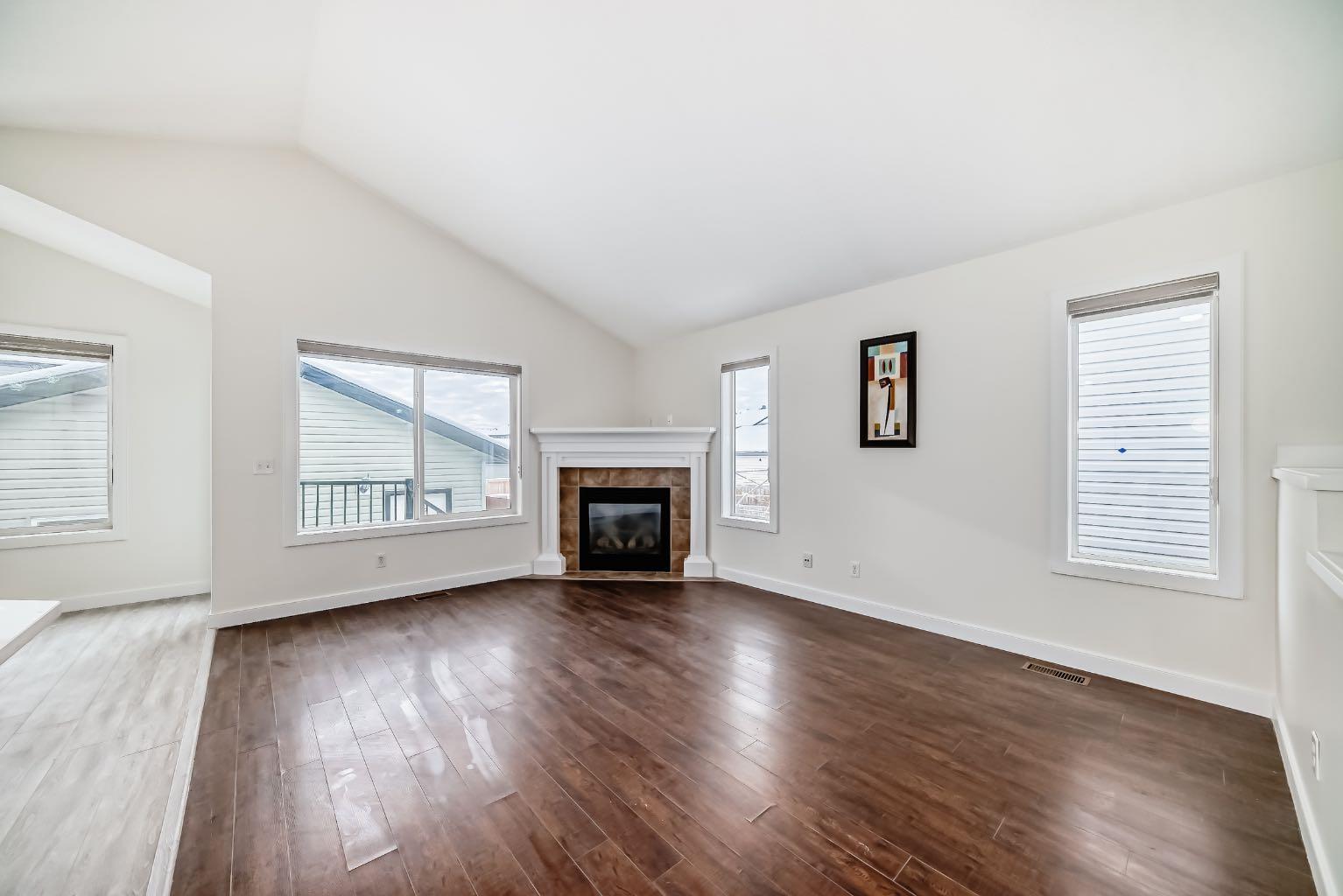 226 Saddlebrook Circle NE