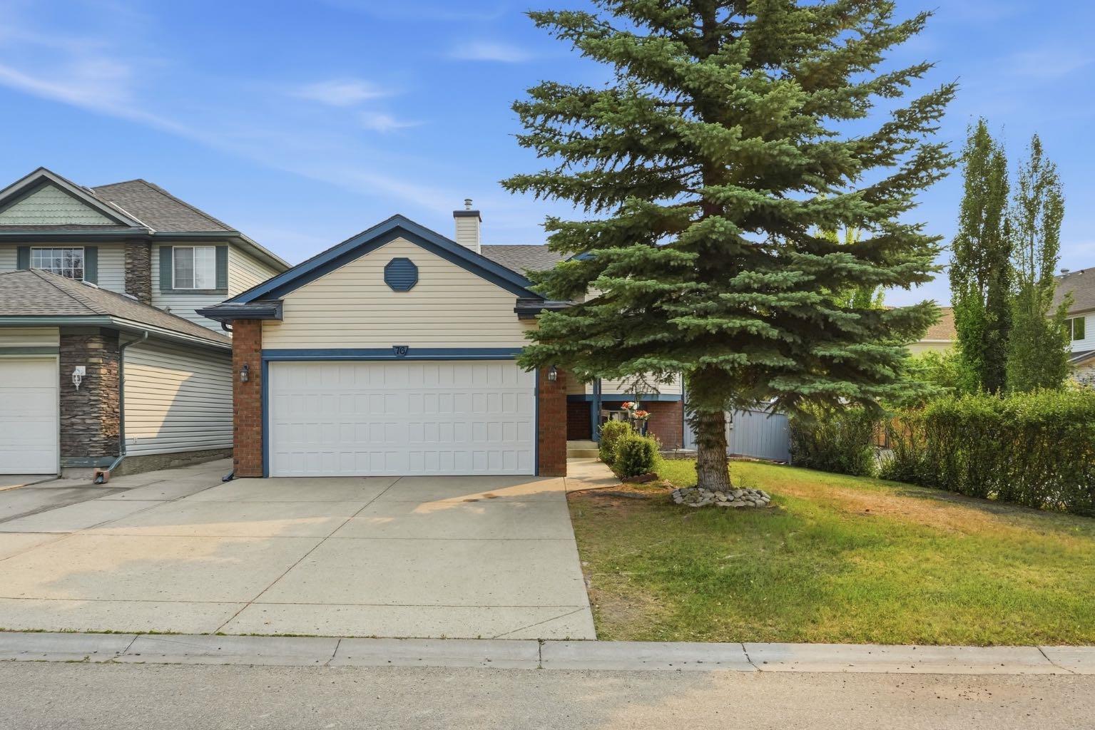 76 Crystalridge Crescent