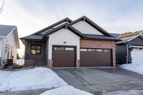 20 Emmett Crescent Red Deer AB T4P 3G8