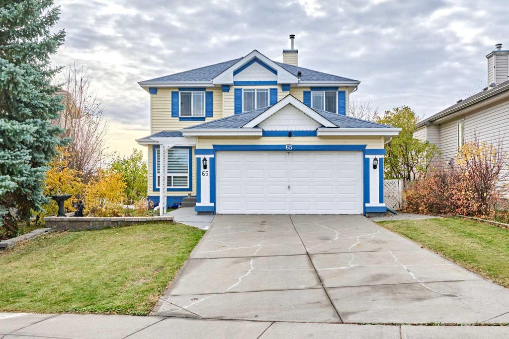 Photo of 65 Somerglen Park SW, Calgary, AB T2Y 3M5 (MLS # A2354387)