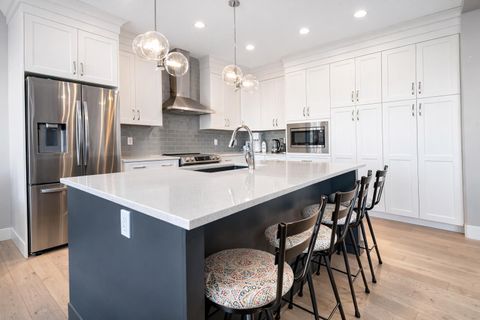 66 Coopersfield Park SW Airdrie AB T4B 4K8