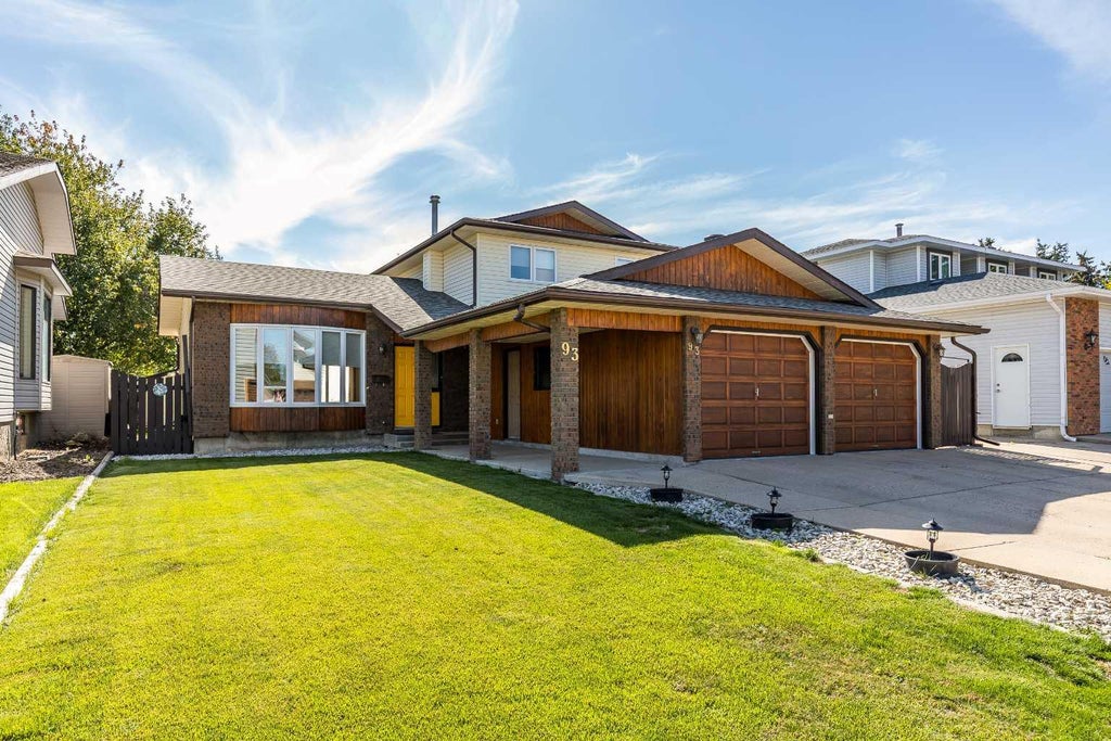Photo of 93 Shaw Crescent SE, Medicine Hat, AB T1B 3Y6 (MLS # A2347472)