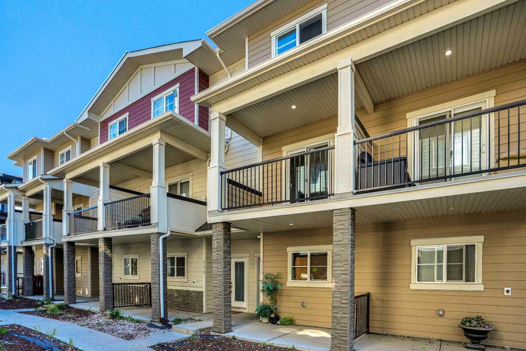 Photo of 95 Skyview Close NE #410, Calgary, AB T3N 1X2 (MLS # A2335749)