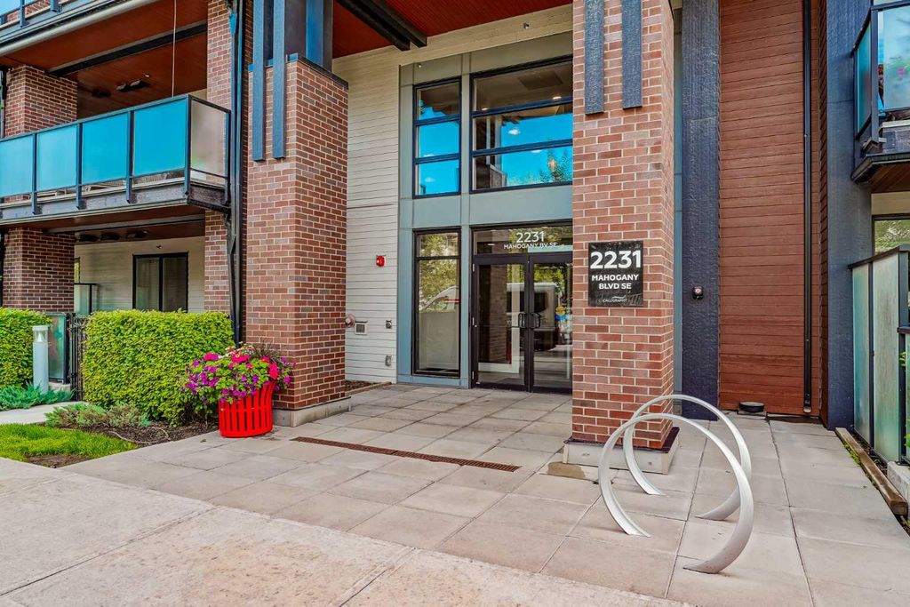 Photo of 2231 Mahogany Boulevard SE #309, Calgary, AB T3M 3E1 (MLS # A2281306)