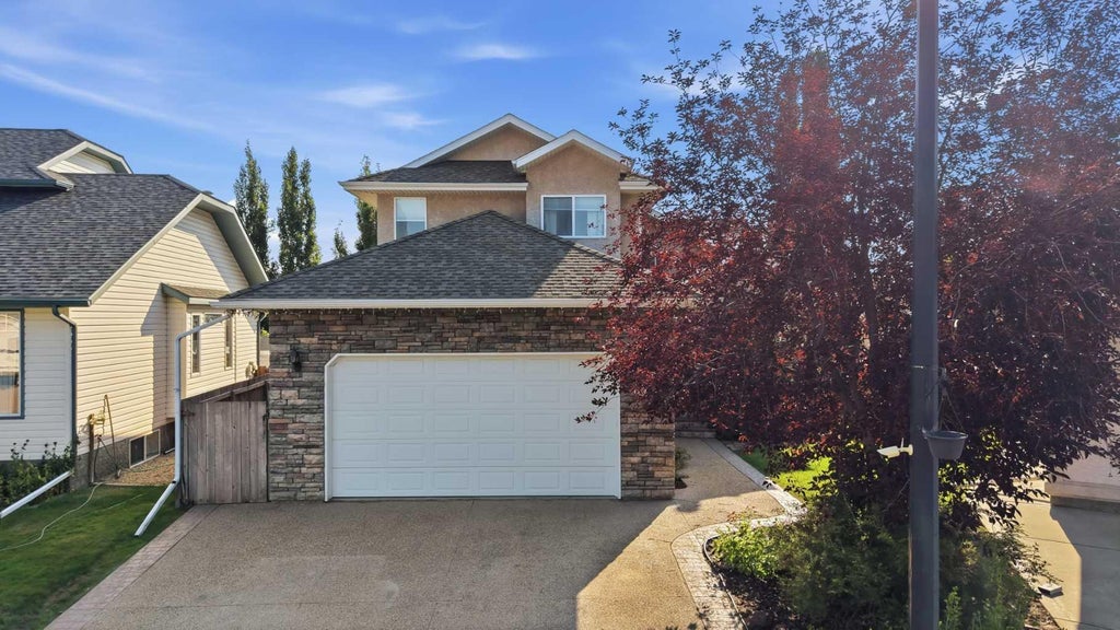 Photo of 21 Leung Close, Red Deer, AB T4R 2W6 (MLS # A2332413)