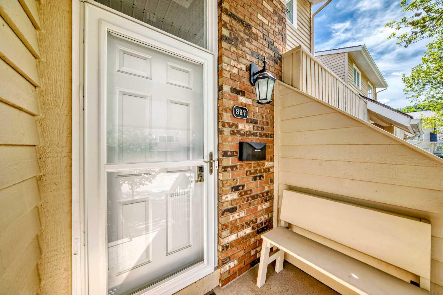 397 Point Mckay Gardens NW