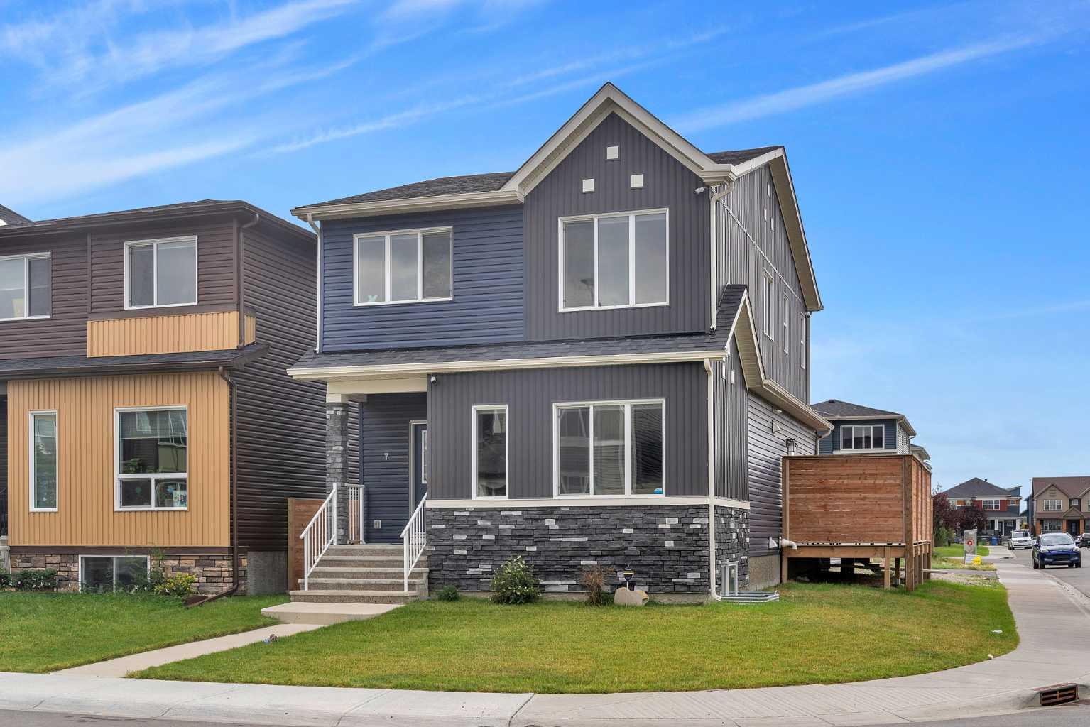 7 Corner Meadows Common NE