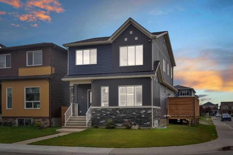 7 Corner Meadows Common NE Calgary AB T3N 1J5