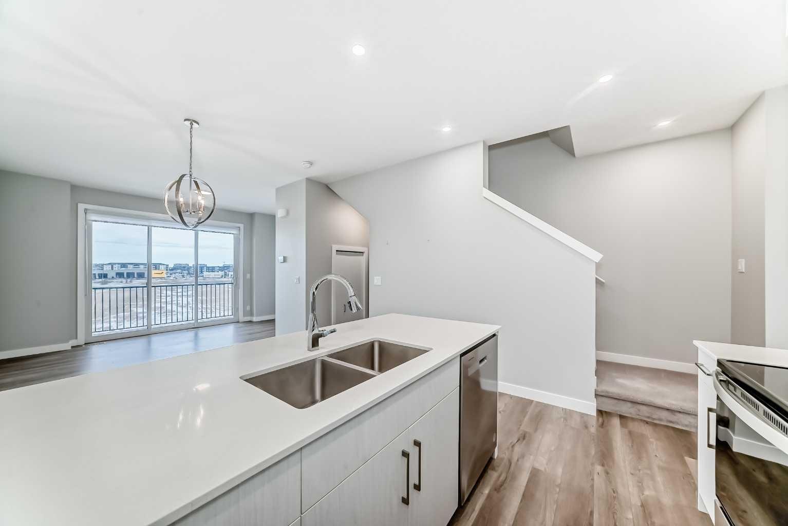 112 Evanscrest Square NW