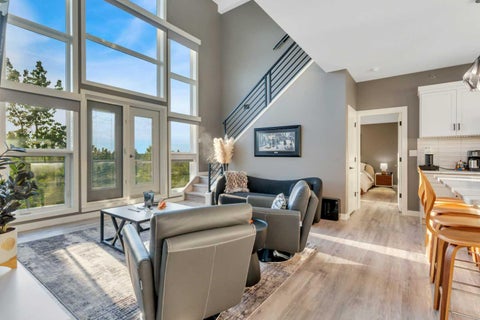 Photo of 5040 53 Street #410, Sylvan Lake, AB T4S 1A0 (MLS # A2324673)