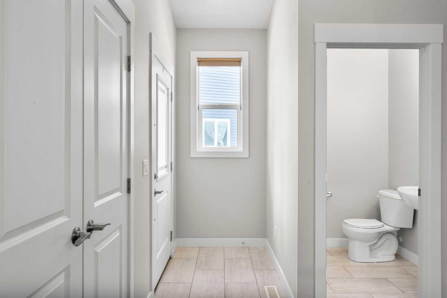 136 Drake Landing Gardens