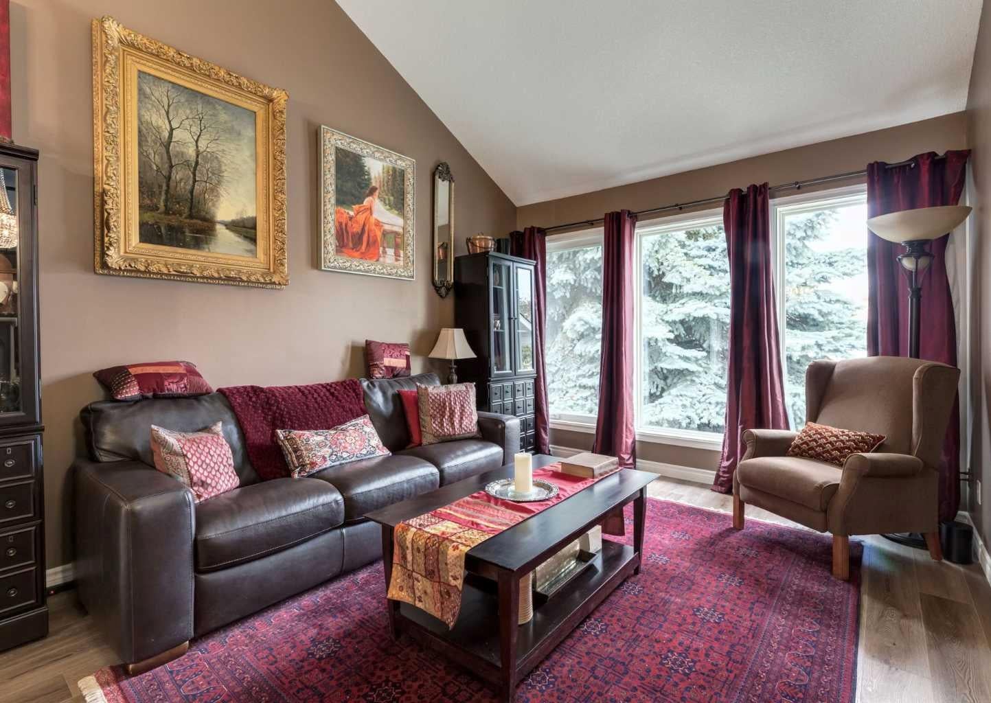 492 Silvergrove Gardens NW
