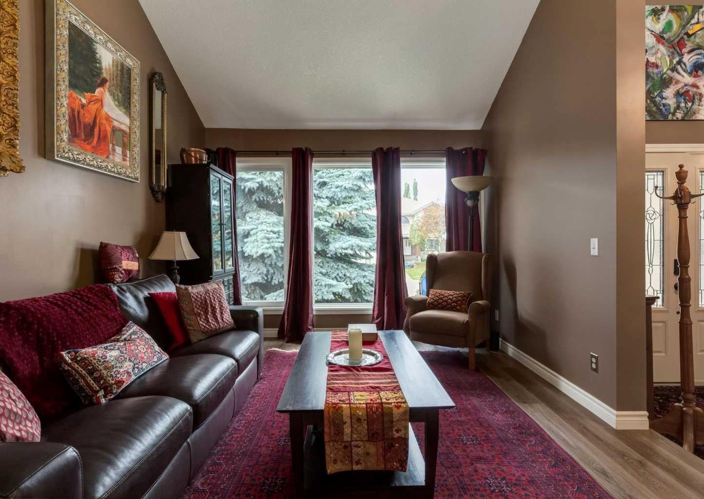 492 Silvergrove Gardens NW