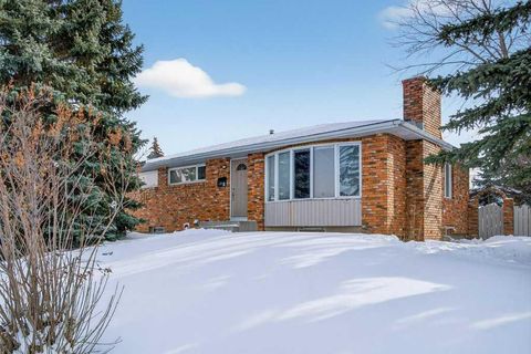 275 Westminster Drive SW Calgary AB T3C 2T7