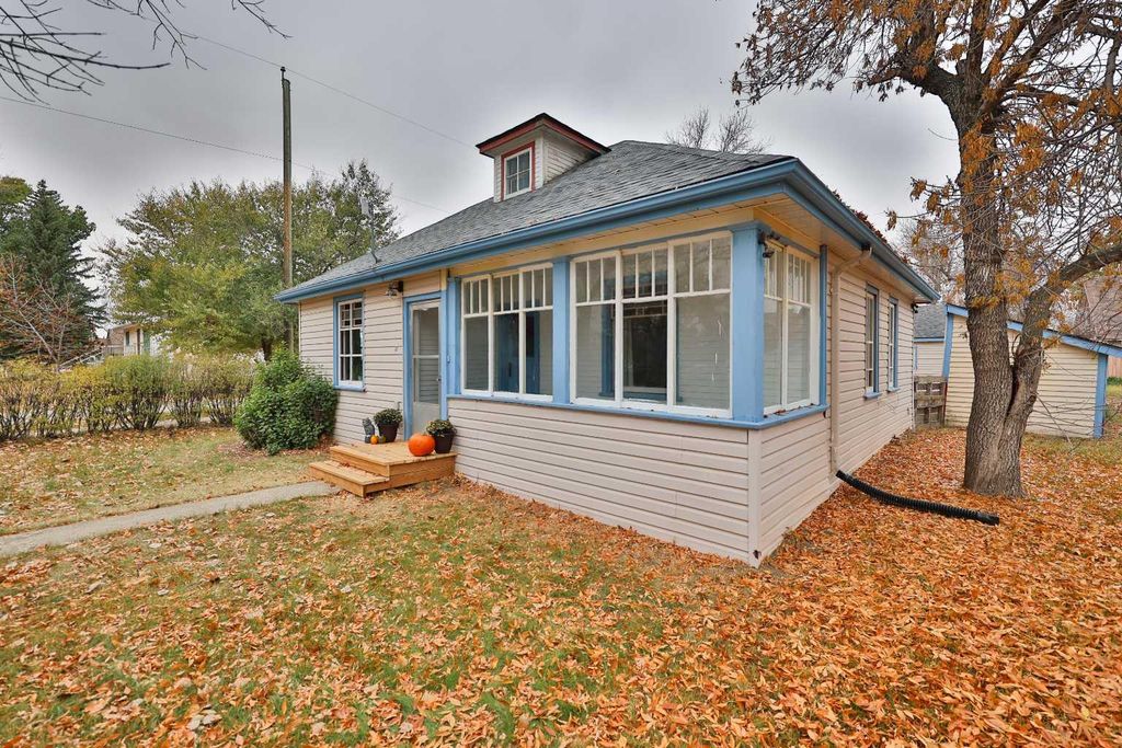 Photo of 301 Noble Street, Barons, AB T0L 0G0 (MLS # A2264909)