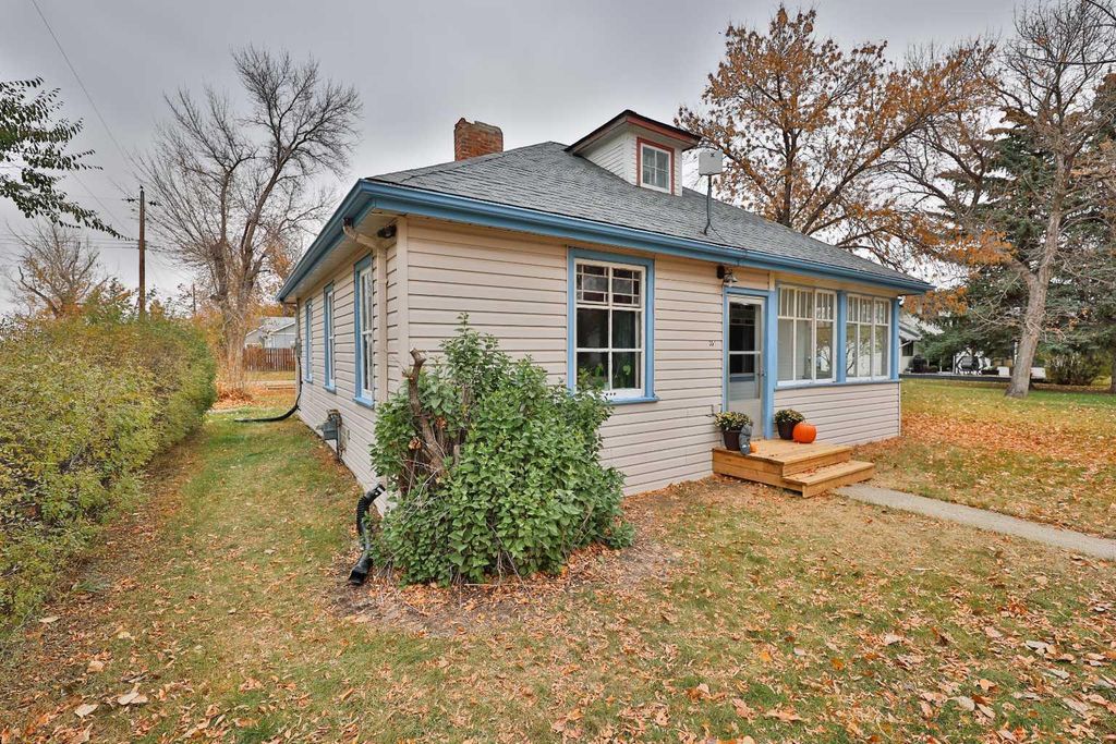 Photo of 301 Noble Street, Barons, AB T0L 0G0 (MLS # A2264909)
