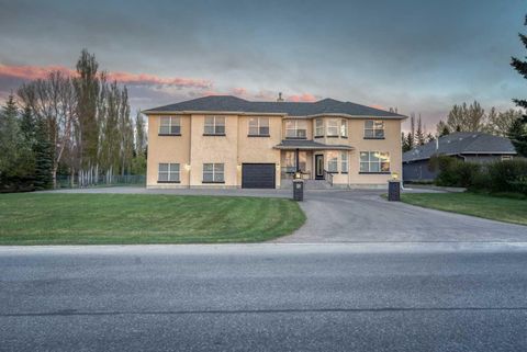 Photo of 712 East Chestermere Drive, Chestermere, AB T1X 1A5 (MLS # A2309919)