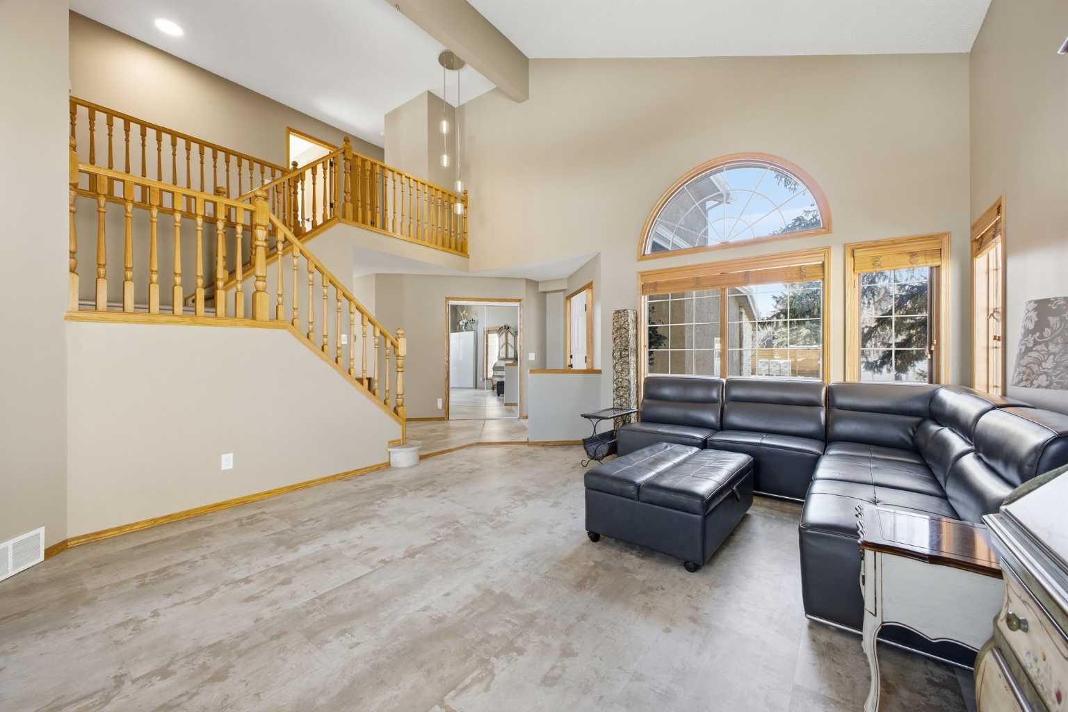 40 Country Hills Close NW