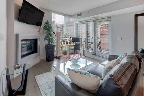 Photo of 888 4 Avenue SW #1406, Calgary, AB T2P 0V2 (MLS # A2317151)
