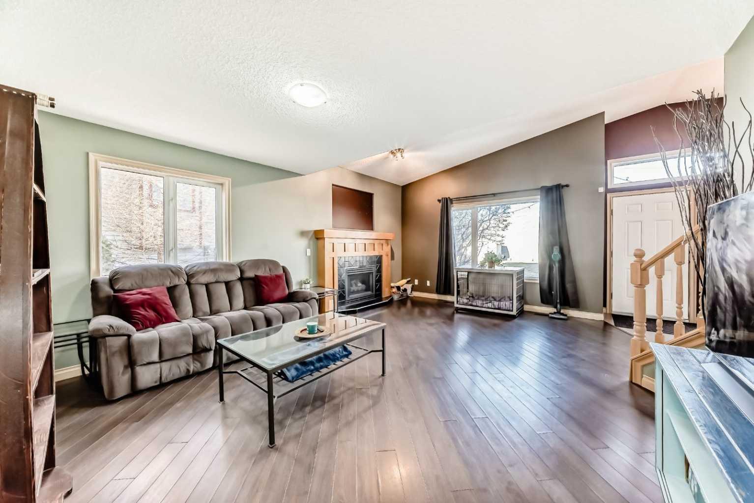 52 Douglas Ridge Close SE