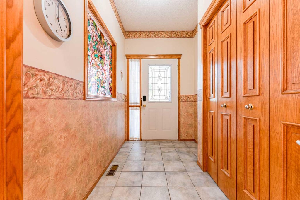 Photo of 117 Evergreen Place SW, Calgary, AB T2Y 3K7 (MLS # A2341404)