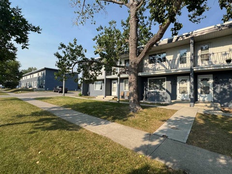 Photo of 2211 19 Street NE #303, Calgary, AB T2E 4Y5 (MLS # A2326003)