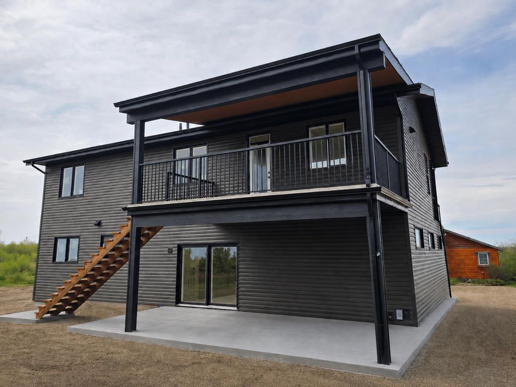 Photo of 467 Sunset Drive, Rural Vulcan County, AB T0B 2R0 (MLS # A2309890)
