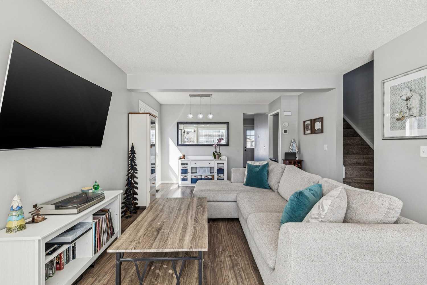 27 Rivercrest Way SE