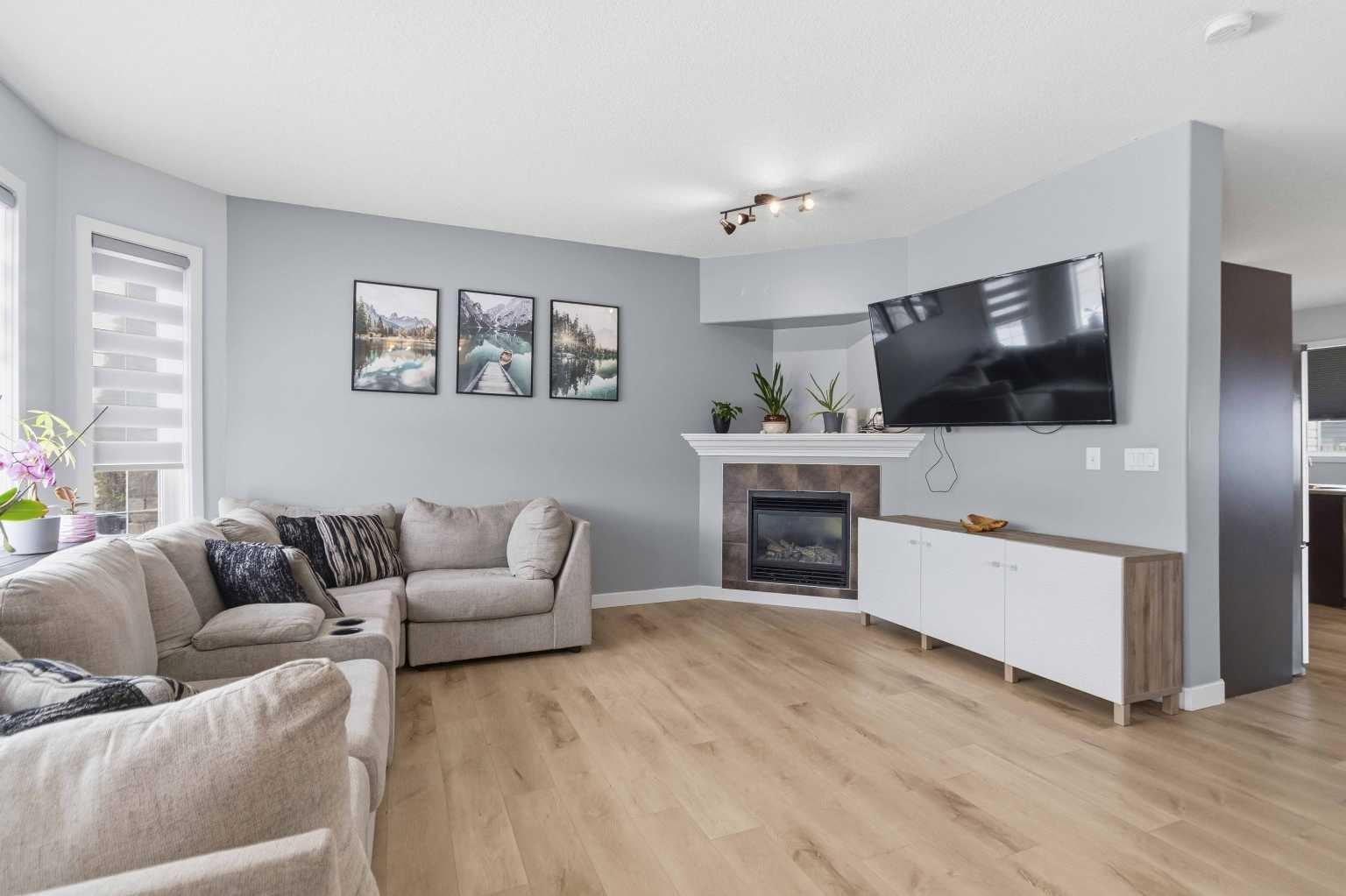 253 Grosbeak Way