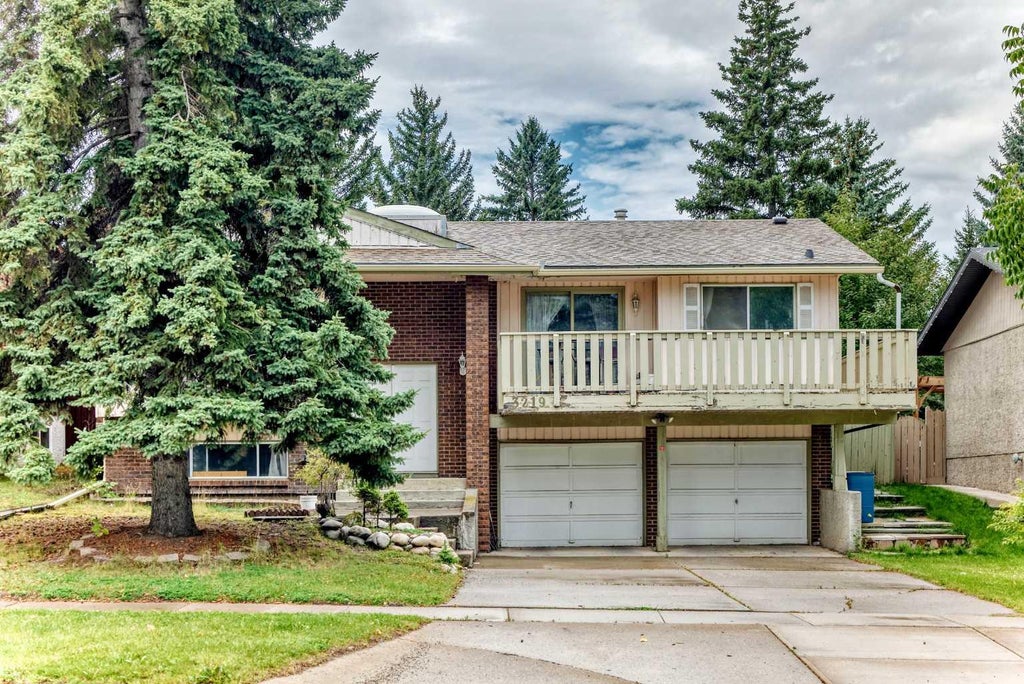 Photo of 3219 Palliser Drive SW, Calgary, AB T2V 1S2 (MLS # A2343002)