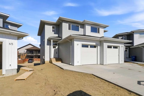 Photo of 77 Pinnacle Close, Blackfalds, AB T4M 0M3 (MLS # A2324304)