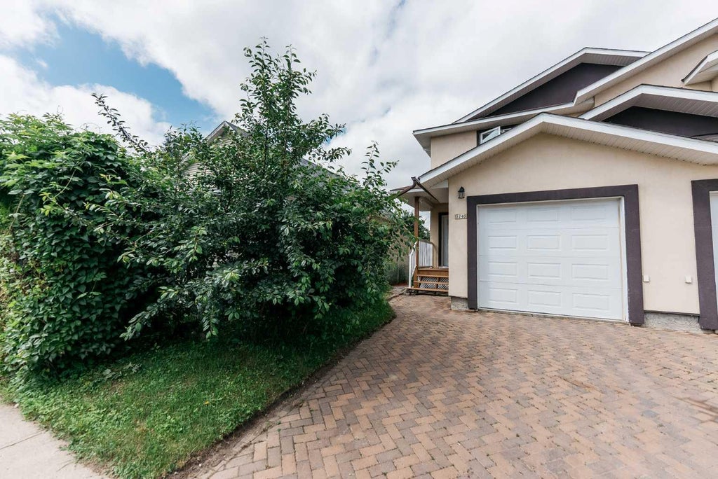 Photo of 5140 51 Street, Lacombe, AB T4L 1H9 (MLS # A2328580)